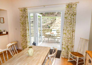 St John's Cottage interior - dining room