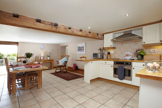 Smallshaw Farm Cottages - Kitchen